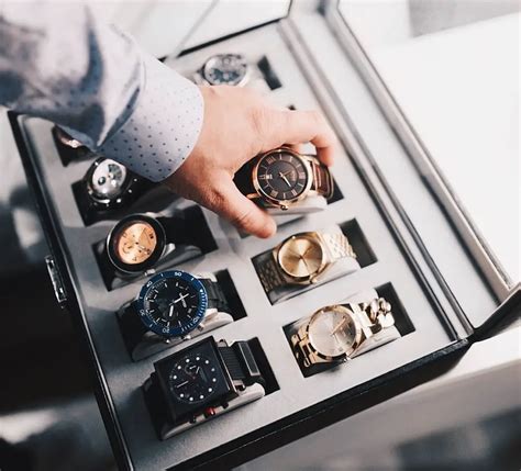 how should a electric watch box look|how many watch boxes are there.